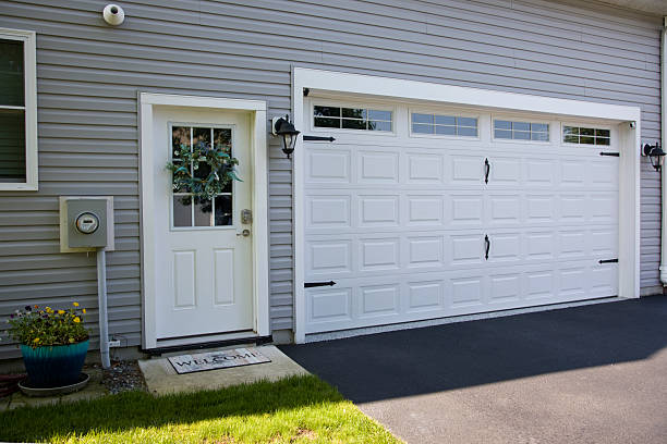 24/7 Emergency Garage Door Panel Replacement experts in Crane County County, TX